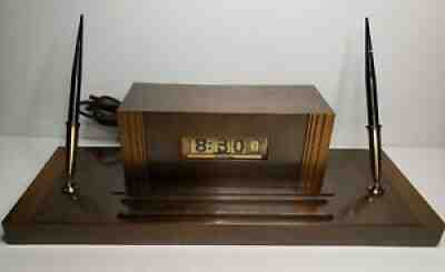 Pennwood Numechron / Silver Crest Desk Clock W/Sheaffers 14k Pens - Working