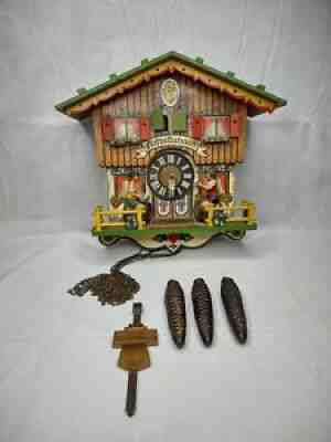 Vintage Schmeckenbecher HOFBRAUHAUS Cuckoo Clock With Beer Drinkers Musical