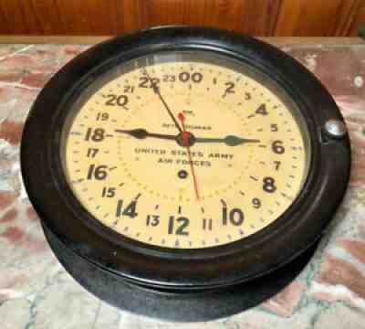WWII Seth Thomas US Army Air Force Port Hole Clock w Key Works Ex Condition