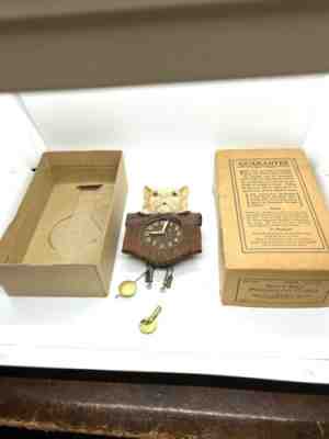 Rare Lux/Keebler KITTY CAT Over The Fence Pendulum Clock w Box and Key