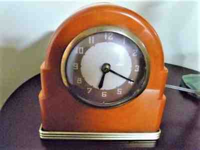 ART DECO VINTAGE BAKELITE CLOCK