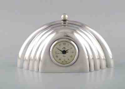 Lino Sabattini (1925-2016), Italy. Table watch in silver-plated metal.