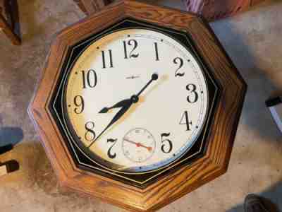 Vintage Howard Miller Clock Oak Coffee Table Model 613-187