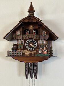 Cuckoo Clock moveable kissing Couple, turning mill-wheel. 1 Day Musical. See Vid