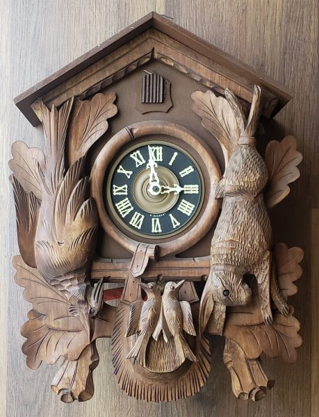 New ListingVintage Black Forest German 8 Day Deeply Carved Hunter Cuckoo Clock NEVER USED!