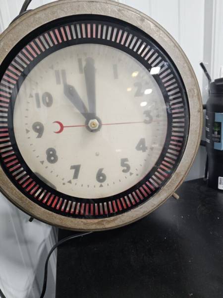 Vintage Spinner Clock