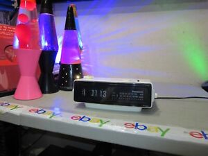 The Famous Panasonic RC-6025 White Flip AM FM Alarm Clock FREESHIP