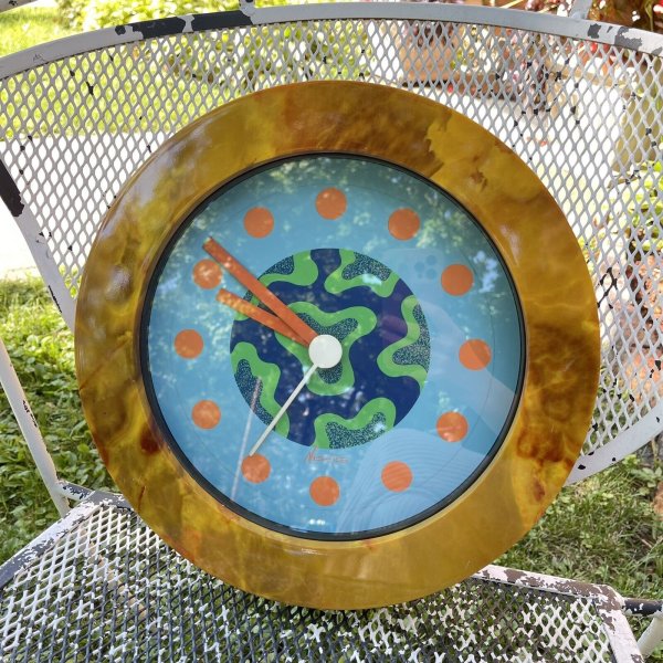 Neos Lorenz Wall Clock Planet Memphis design Natalie Du Pasquier George Sowden