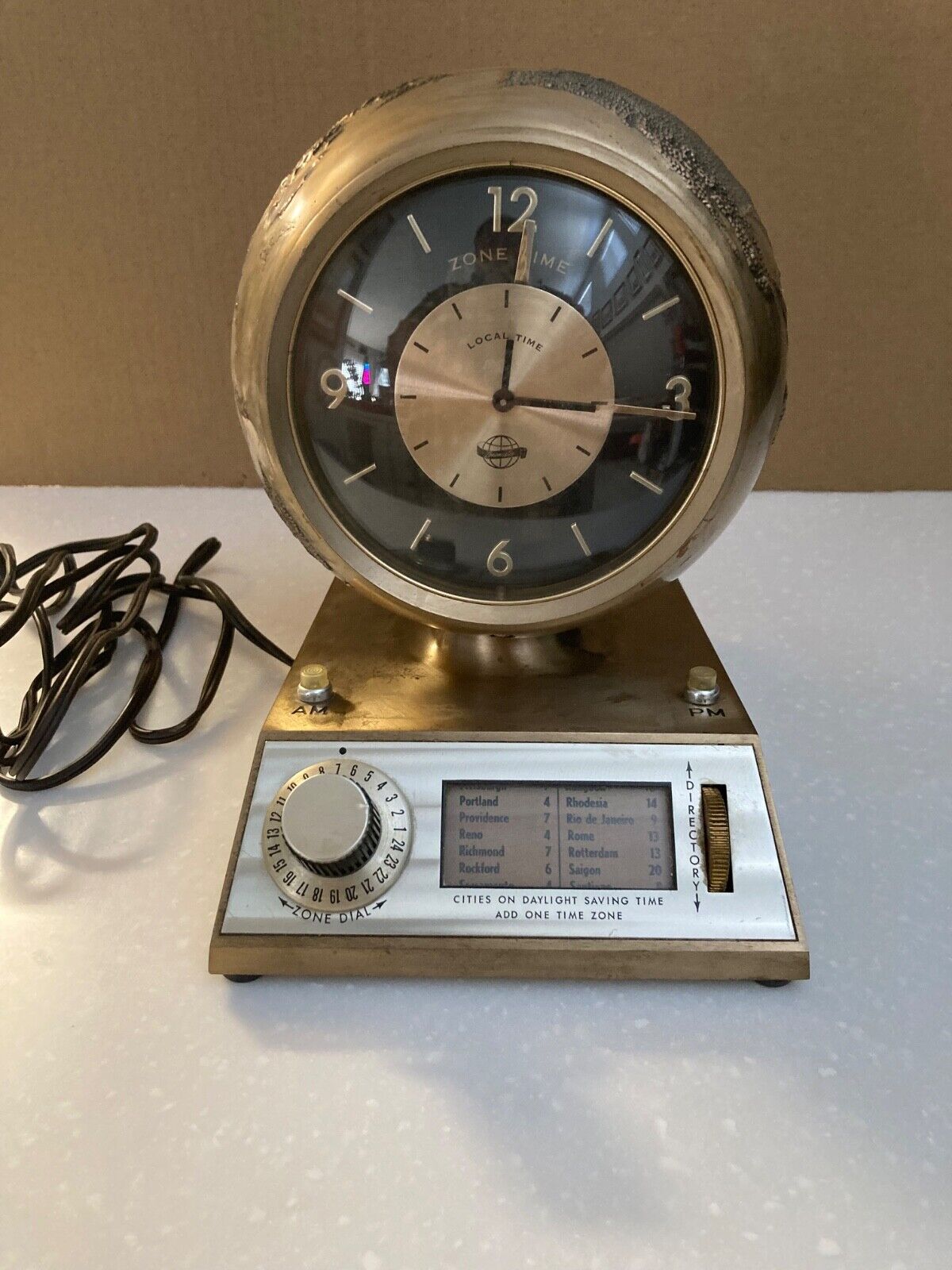 RARE ZONEMASTER VINTAGE GLOBE ELECTRIC 24 TIME ZONES BRASS WORLD TIME CLOCK