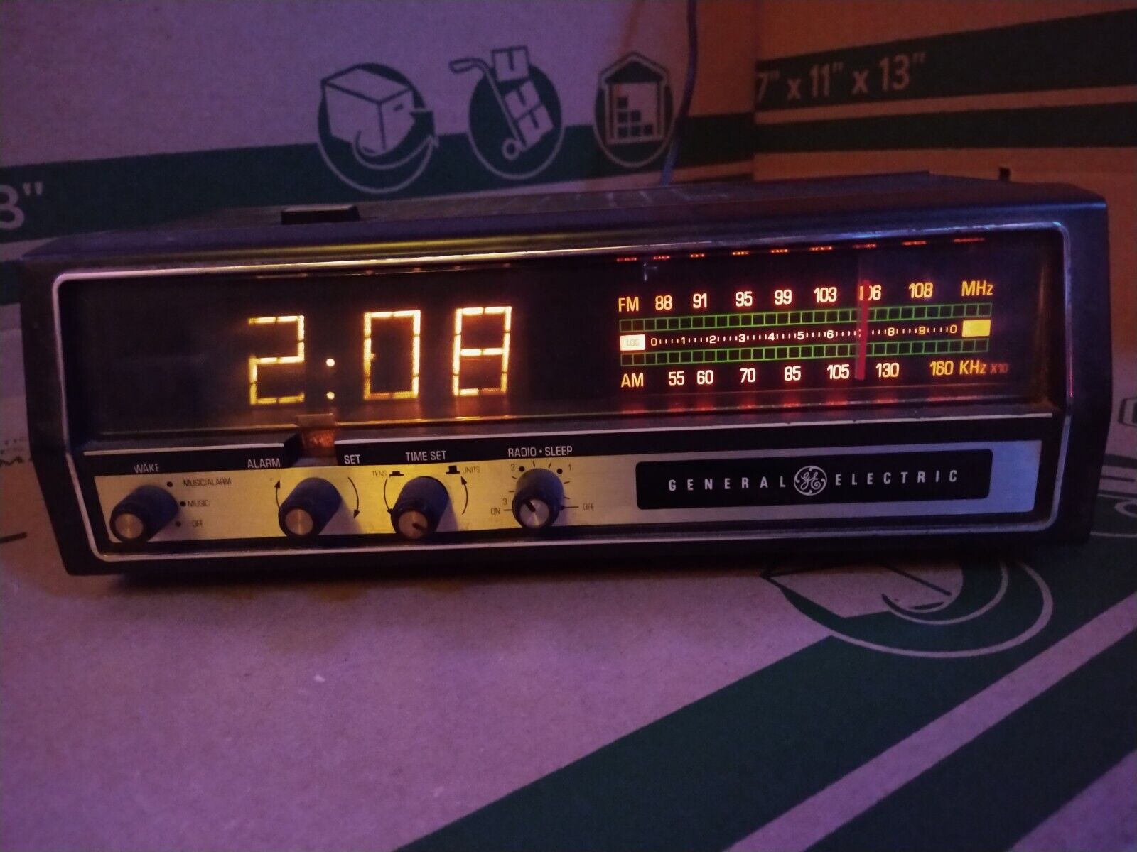Vintage! Rarer Than Hen's Teeth! Early Digital Mechanical Clock Radio GE 7-4605A