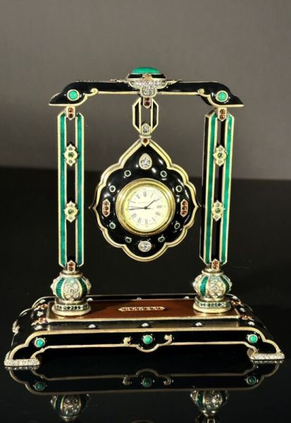 Jay Strongwater Harrison Hanging Pendant Clock Retail $995  Mint In box.