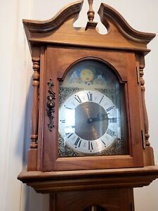 Old Emperor Clock Company "Cambridge Hall" Model 100 M Classic Design Solid Wood
