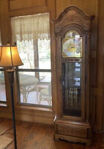 Howard Miller Grandfather Clock Model 610-176 155-H Triple Chime 1980 Excellent