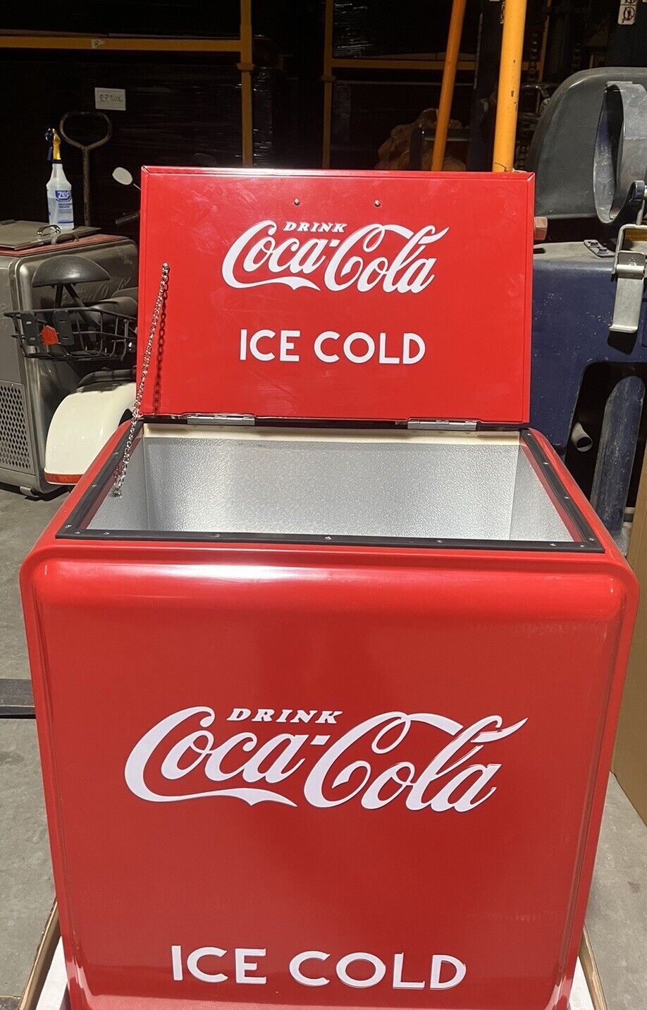 Coca Cola Machine American Retro