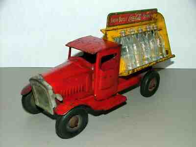 1930s METALCRAFT PRESSED STEEL 11" COCA COLA  BOTTLE TRUCK w 10 BOTTLES LOT#51