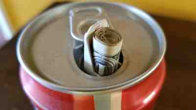 Vintage 1990 Coca Cola Coke MagiCan Magic Can Pin Back Summer Cash Inside!