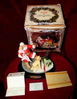 Coca-Cola "The Classic Santa Claus" Fourth Annual Christmas 1986 Figurine