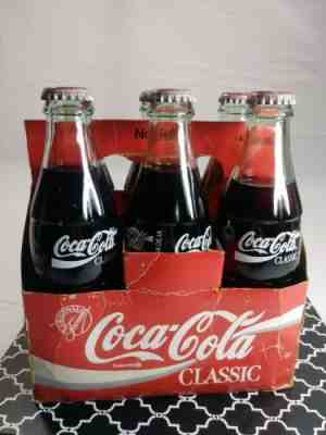 Classic Coca Cola 1986 Unopened ( 8oz ) Six Pack W/Carrier Collectible