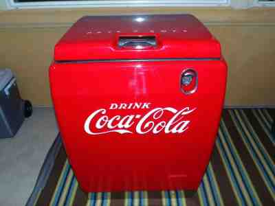 COCA-COLA COOLER WD-5 -- FULLY RESTORED