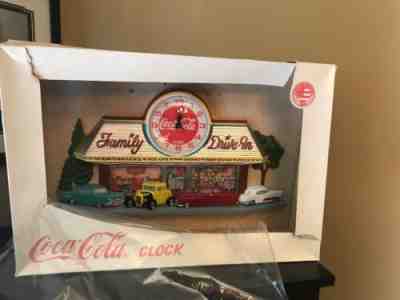 Vintage New Haven Burwood 3D Family Drive In Coca Cola Clock 1988 New