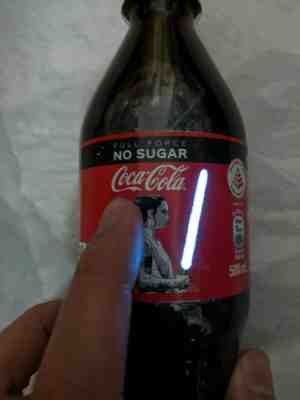 ????Coca Cola X Star Wars Singapore Exclusive Rey 500ml Bottle (Lights-up!) ????