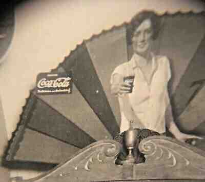 Coca-Cola 1920s Original Cabinet Card Photo Los Angeles CA Soda Fountain Festoon
