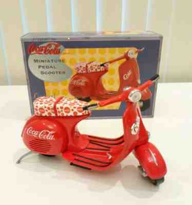 COCA COLA LIMITED EDITION MINIATURE PEDAL SCOOTER 