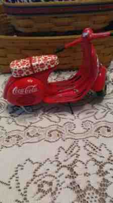 VESPA DIECAST 1/6 SCALE COCA COLA LIMITED EDTION SCOOTER #01789