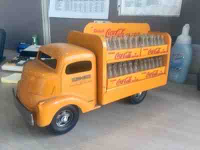 ORIGINAL VINTAGE 1950’s COCA-COLA GMC SMITH MILLER TRUCK W/CASES
