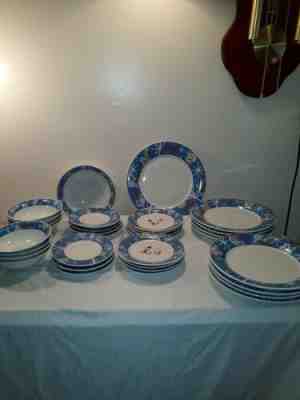 Rare 33 piece Coca Cola Laughing Snowman Dishware Christmas Set