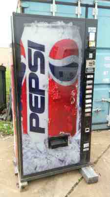 SOFT DRINK PEPSI VENDING MACHINE
