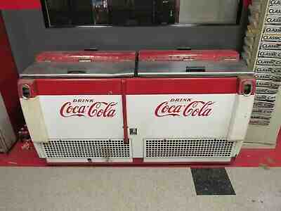 Cavalier CGD-C  5 1/2' Coke Coca Cola Chest Cooler Original. 
