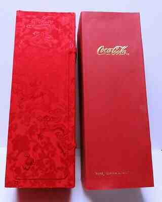 UNBELIEVABLE FIND!  ORNATE CHINESE COCA-COLA RED ART BOTTLE IN DISPLAY BOX-MINT