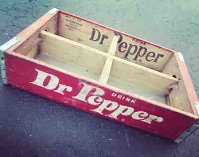Vintage 1974 Drink Dr Pepper Wood Soda Pop Crate 4 Dividers Charleston SC
