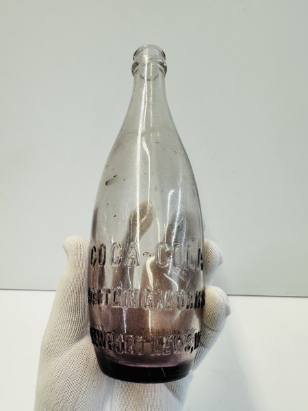 EARLY 1918-22 COCA COLA BIG TYPE TEN PIN (BOWLING PIN) EMBOSSED GLASS BOTTLE