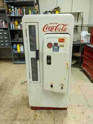 1959 Coca-Cola Cavalier Vending Machine CS-72A 
