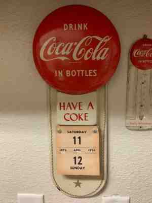 RARE VINTAGE 1950'S COCA COLA BUTTON SIGN/CALENDAR NEAR MINT