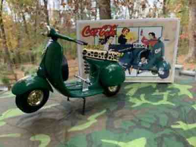Coca Cola Vespa Scooter NIB 1:6 scale Die Cast Green #1737 of 10,000 SONEX