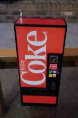 6 RARE VINTAGE '82 COCA-COLA 6 pack case - VENDING MACHINE FM/AM RADIO's - 5 NIB