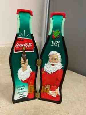 Coca Cola 1999 Santa Hinged Display Bottle W/ Elves 1931 #1030 Of 5000 Vintage