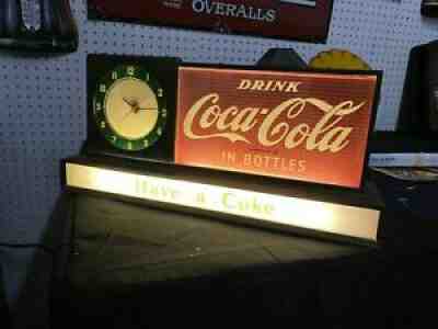 Rare and Vintage Coca Cola Fountain Shop Light up Clock DRINK IN BOTTLES WOW