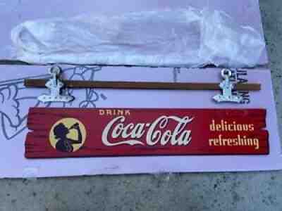 RARE ORIGINAL 1939-1940 KAY DISPLAY DRINK COCA-COLA SIMULATED WOOD MASONITE SIGN