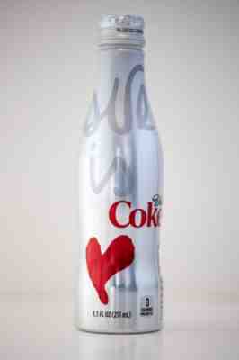 Diane Von Furstenberg LOVE Red Heart Diet Aluminium COCA COLA COKE BOTTLE