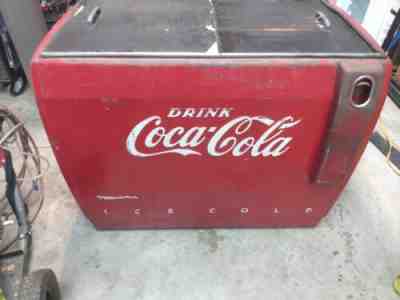 Vintage Westinghouse WD10 Coca Cola Cooler, in working condition.