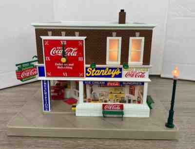 Danbury Mint Vintage Collectible Coca-Cola Light Up Corner Drug Store ClockÂ 