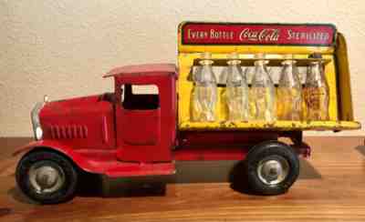 1930â??s Metalcraft Coca Cola Bottling Truck ~ 10 Glass Bottles in Rack