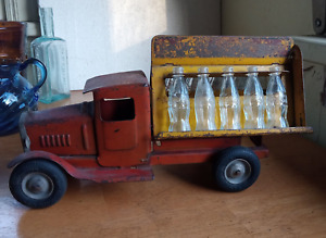 1930s ORIGINAL METALCRAFT COCA COLA DELIVERY TRUCK w/10 MINI AQUA COKE BOTTLES