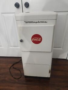 RARE Vintage 1950s Coca Cola Westinghouse Coolerette R-1 Cooler Refrigerator