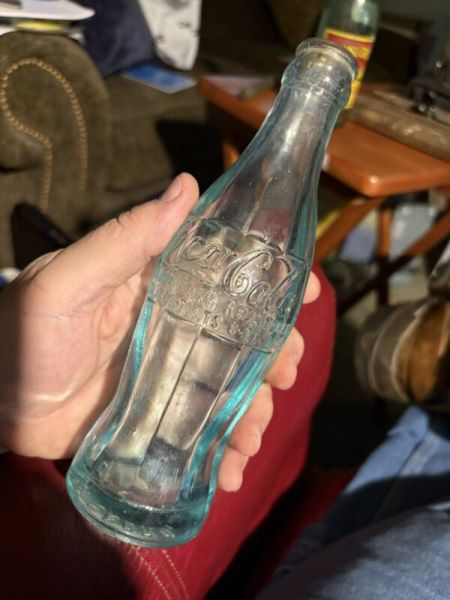 Rare BIM Ice Blue Aqua Pat’d 1915 Hobbleskirt Coca Cola Bottle WADESBORO. N.C.