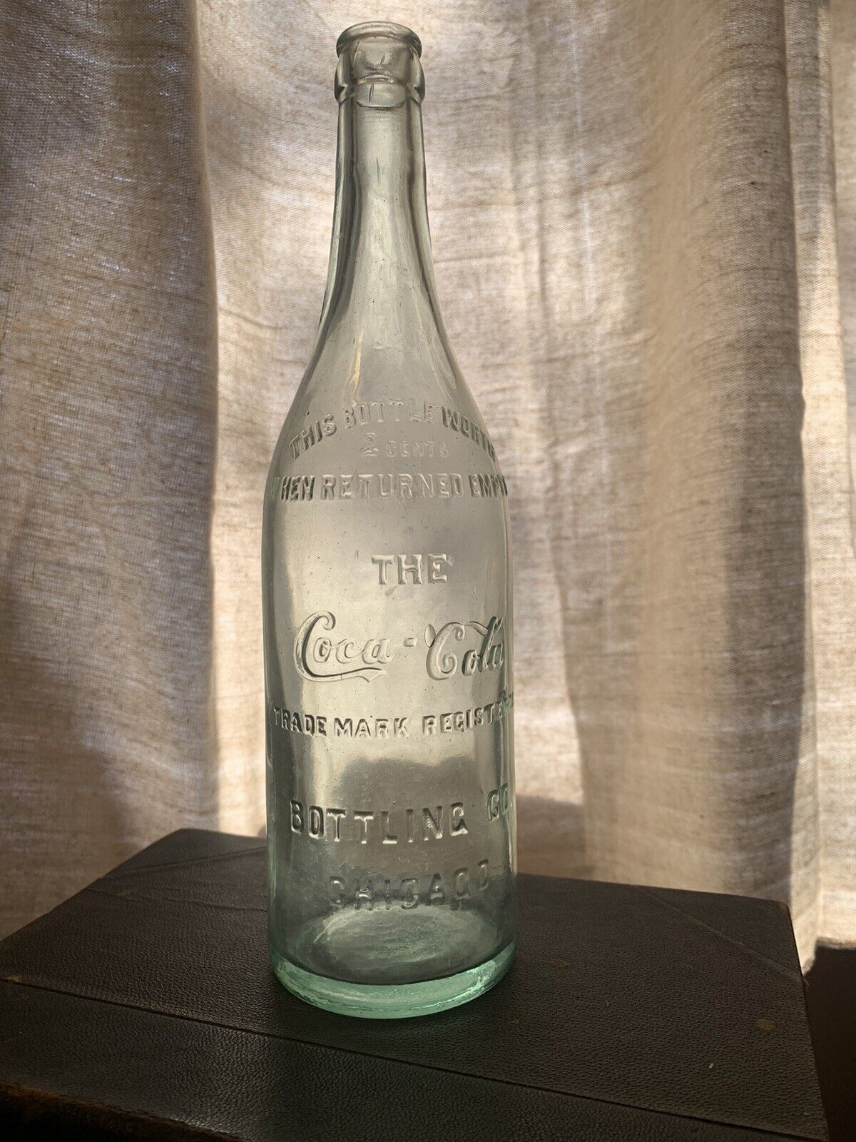 EARLY COCA-COLA EMBOSSED STRAIGHT SIDE GLASS BOTTLE/ Chicago RARE Quart